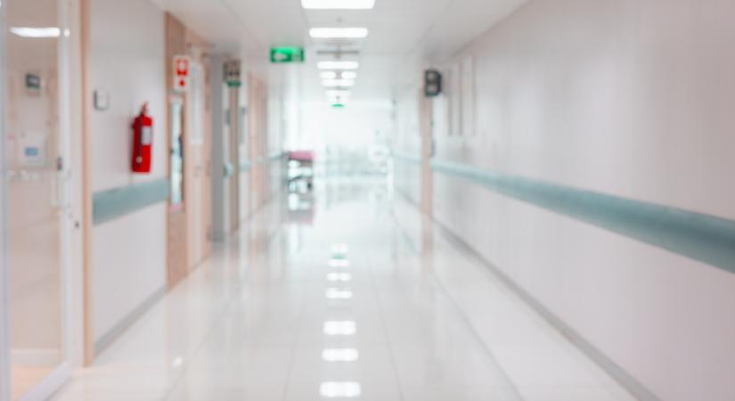 Most érkezett! Kórházba került az X-Faktor sztárja, azonnal műteni kellett az énekesnőt