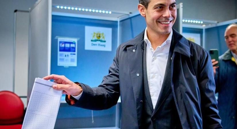 Elhasaltak Wilders patriótái, kormányváltás lesz Hollandiában