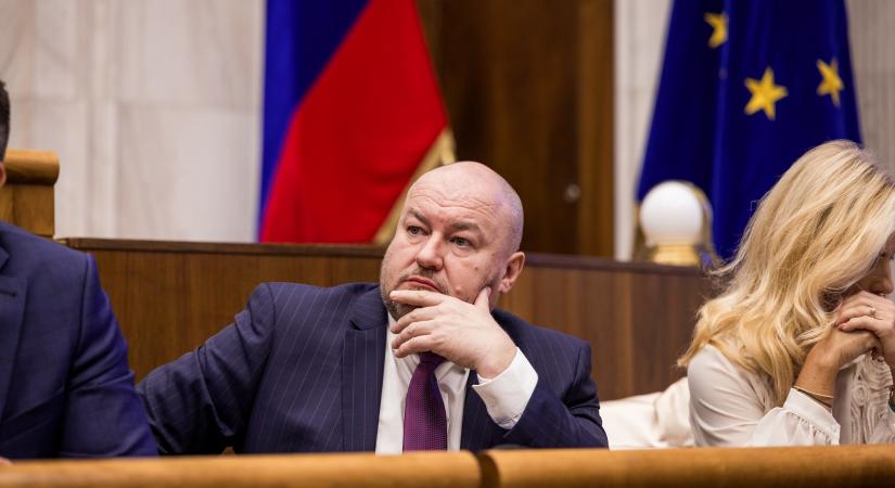 Huliak: „Ha nem vagy maffiázó vagy csaló, nincs esélyed a politikában semmit tenni az emberekért”