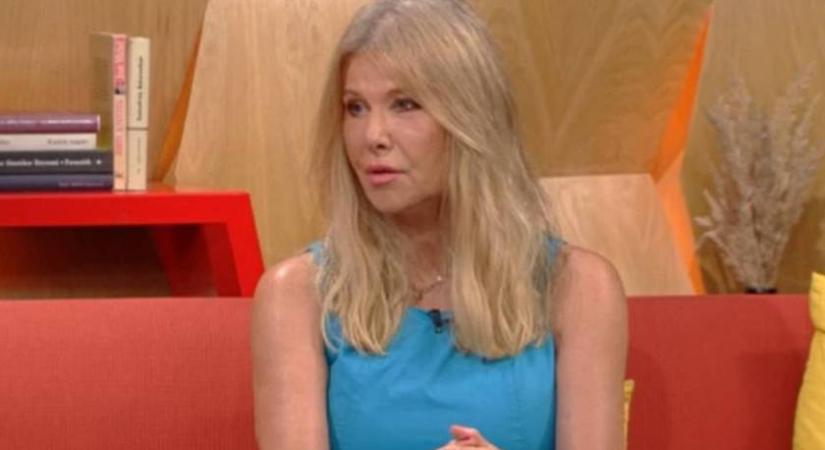 A 67 éves Sütő Enikő dögös kis miniben pózolt: ilyen vékony lábakkal ma is sétálhatna a kifutón