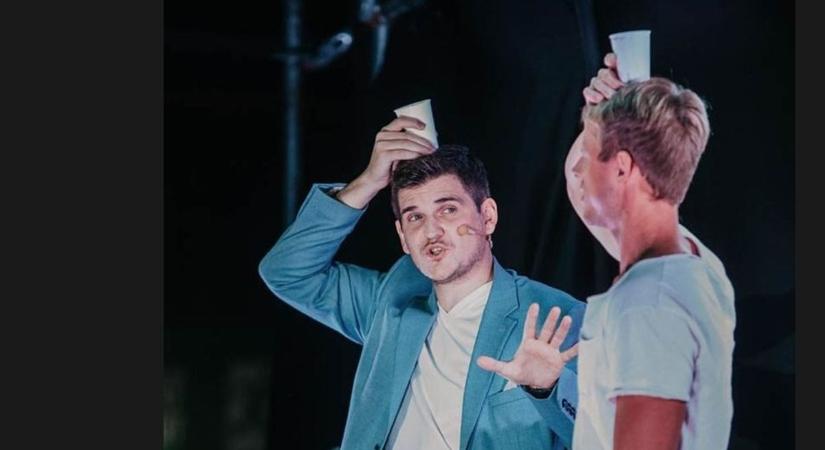 Ezt sokan szeretnék tudni, így varázsol sört az üvegbe a kapuvári bűvész - videó