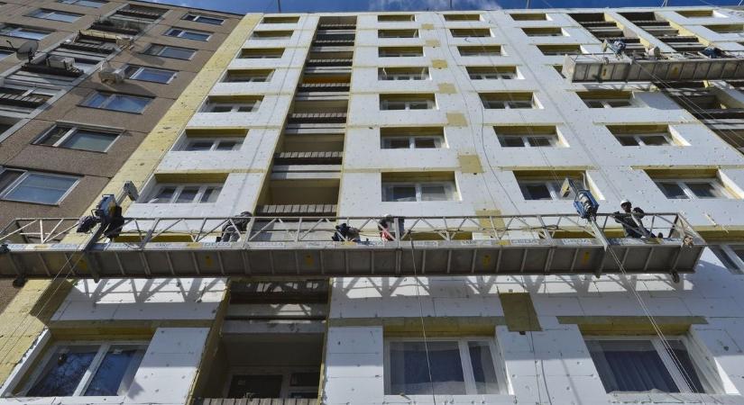 Panellakás az Ezüstparton? A Balatonnál a legdrágábbak, de 70 millióért még nem biztos, hogy tetszik a konyha