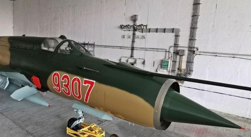 Vadászgép repült át a templom tornyai között? Utánajártunk, valóban megtörtént-e a hajmeresztő mutatvány