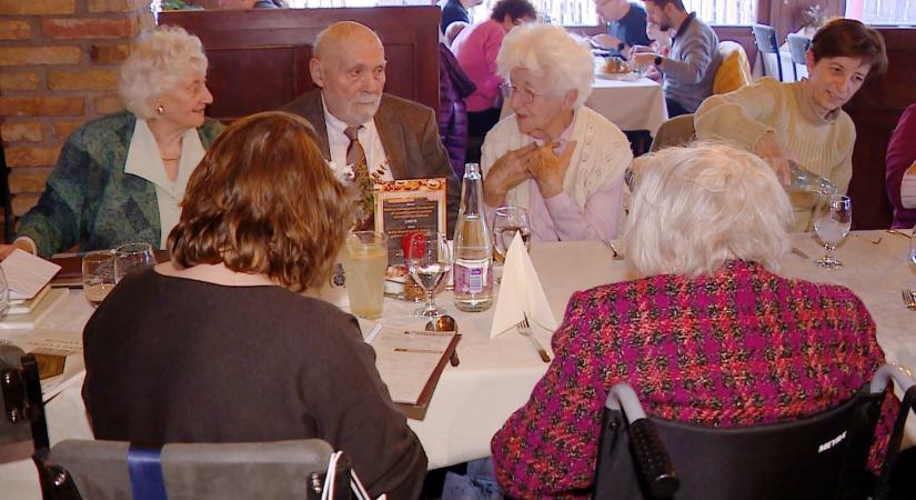 Hetvennégy éves érettségi találkozót tartottak a bethlenes öregdiákok