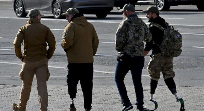 Új pénztámogatást rendszeresítenek a rokkant veteránok számára, akár 70 ezer hrivnyát is kaphatnak autó-átalakításra