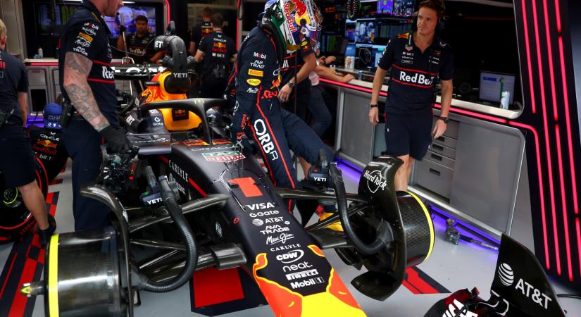 Verstappen tajtékzik – kiderült, mit szúrt el a Red Bull?