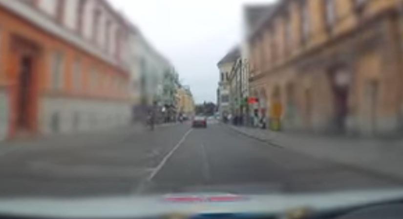 Váratlan dolog került elő egy autós üldözés után Pécsen