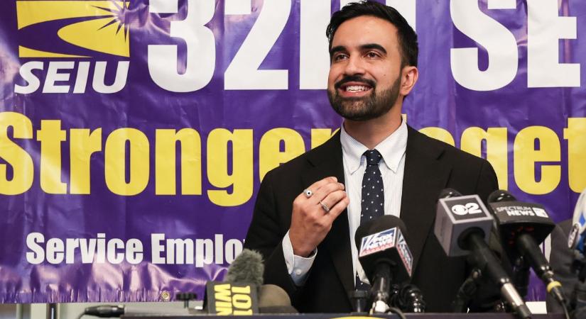 Sokkoló képsorok: Allah akbarral fogadta a tömeg New York új, kommunista-dzsihadista polgármesterét