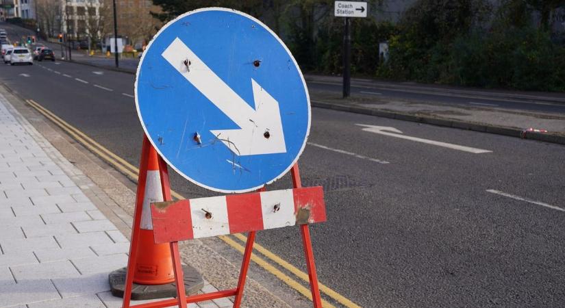 Útjavítások miatt ezeken a szakaszokon lassabban halad a forgalom