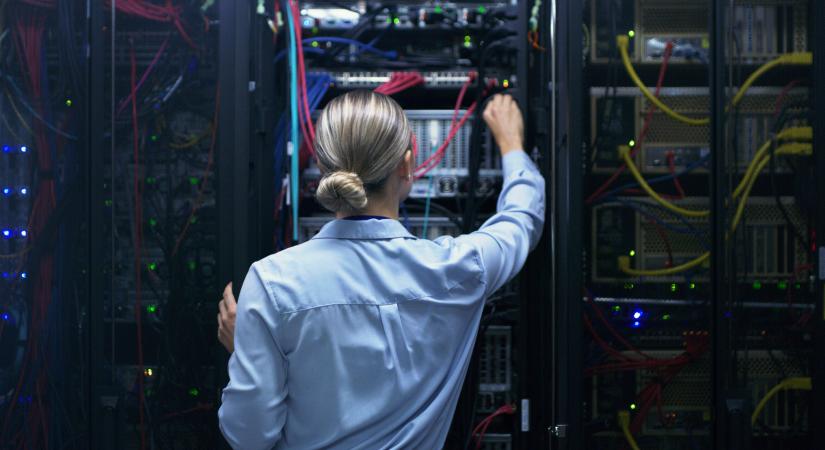 Trump kezében a leállító gomb: így függ Európa az amerikai tech cégektől