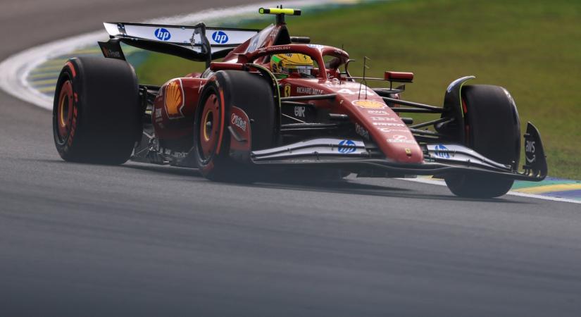 Újabb fiaskó a Ferrarival, tehetetlennek érzi magát Hamilton