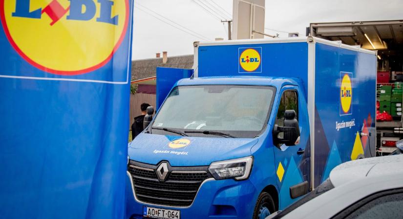 Hatalmas újítás a Lidl-től! - Mozgó boltot indítottak, a lakosság meg is rohamozta, fotókkal illusztrálva!