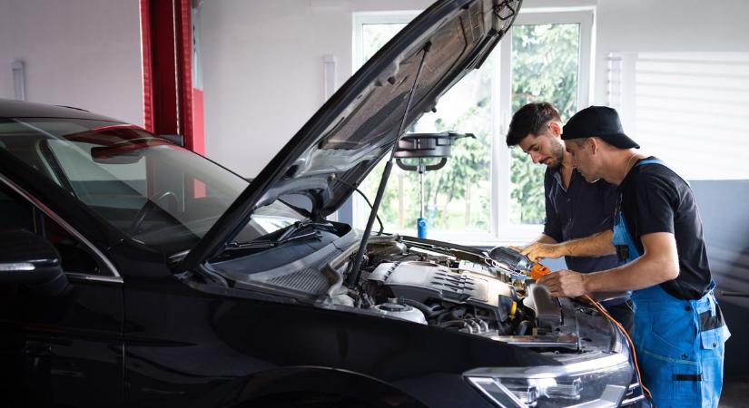 Drága meglepetés várhat a benzines autósokra – szigorodik a műszaki