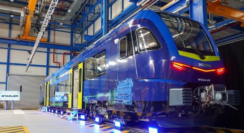 Óriási mérföldkő a Stadler szolnoki gyárában, mutatjuk miért különleges az eredmény