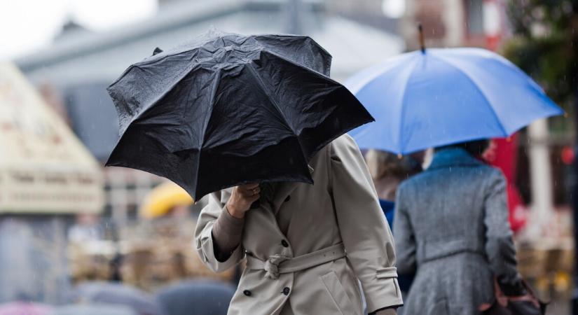 Keletre húzódnak az esőfelhők vasárnap