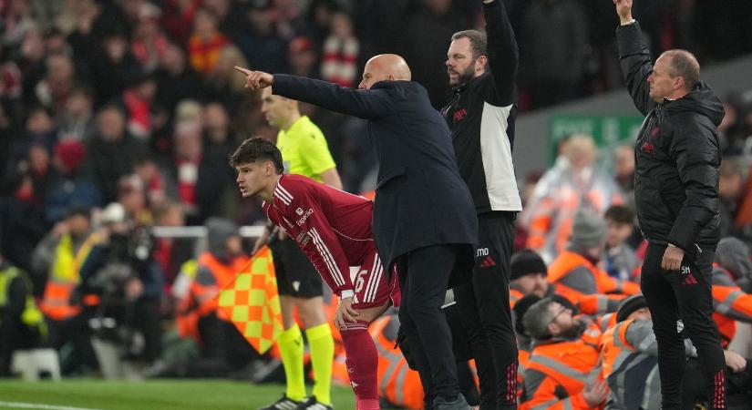 Elszólta magát Slot, veszélyben a magyar válogatott kezdőcsapata is a holland edző átokszórása miatt