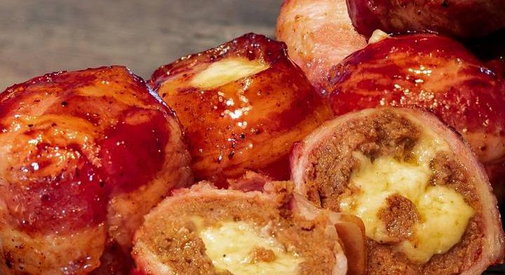 Fűszeres, sajtos húsgolyók a sütőből: a bacon tartja szaftosan