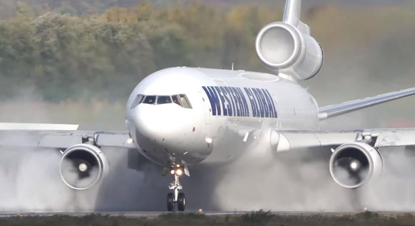 Földre parancsolta az MD-11 típust az amerikai hatóság