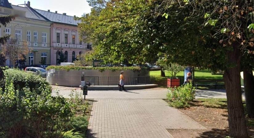 Ennél a nyíregyházi nyilvános WC-nél történt meg mindenki félelme?
