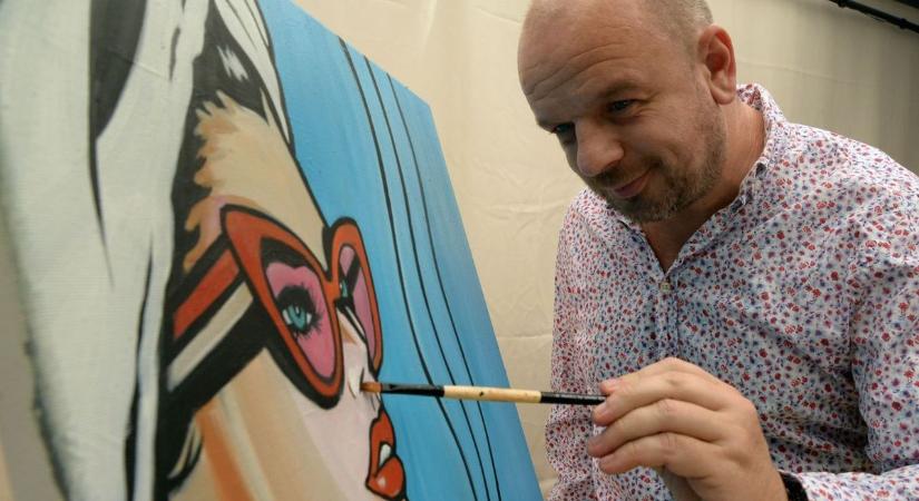 Újra az űrbe készül a kaposvári festőművész