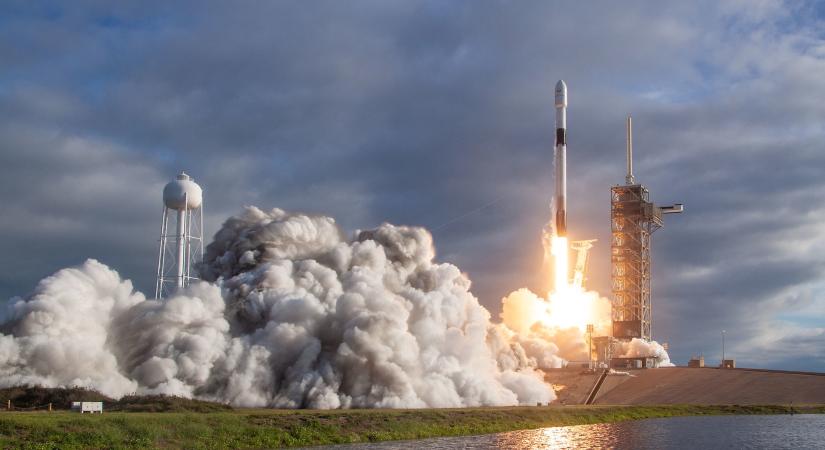 A következő hetekben kevesebb rakétaindítást engedélyez az FAA