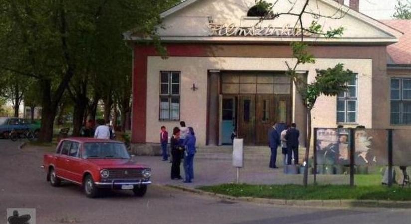 Olajszagú fapadló, gyakori filmszakadás és sötétben csattant csókok – utolértek minket a régmúlt mozik emlékei