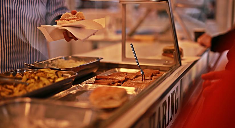 Vizsgálat zajlik a budapesti közétkeztetésben történt fertőzéses esetek miatt