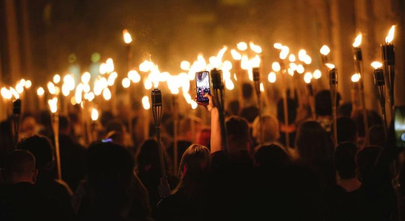 Fáklyás felvonulással emlékeznek Pécsváradon