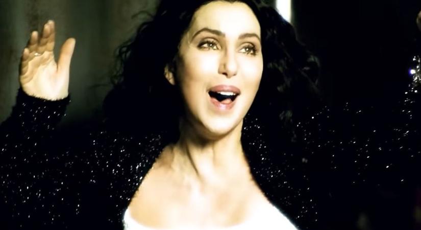 „A szerelemnek nincsenek határai” - Cher fülig szerelmes 40 évvel fiatalabb párjába