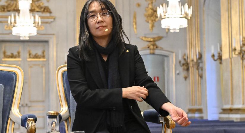 Egy évtizedeken át elhallgatott vérengzés eseményei lírai regényben