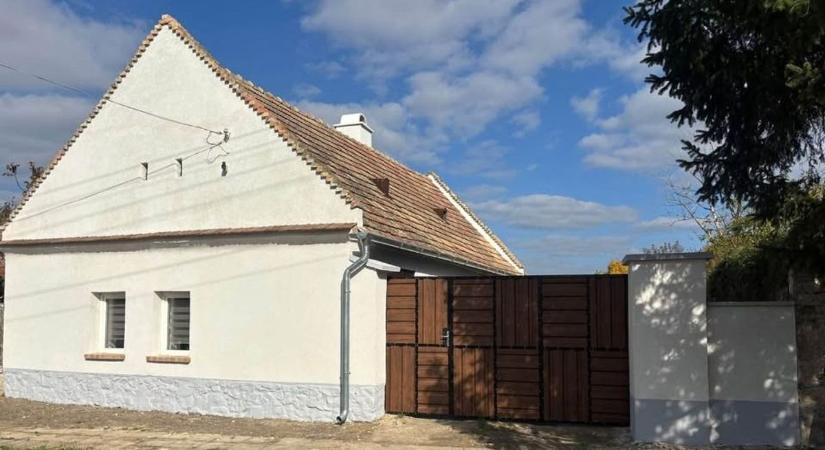 Hihetetlenül olcsó, patakparti parasztházikó Veszprém megye szívében ( galéria)