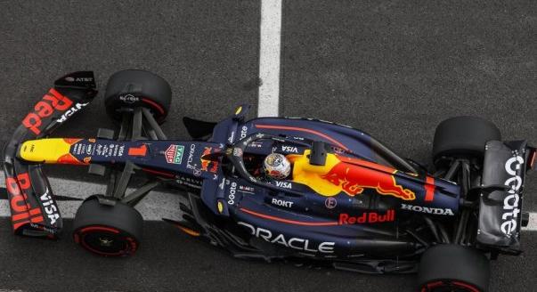 Verstappen a bokszutcából rajtol Brazíliában