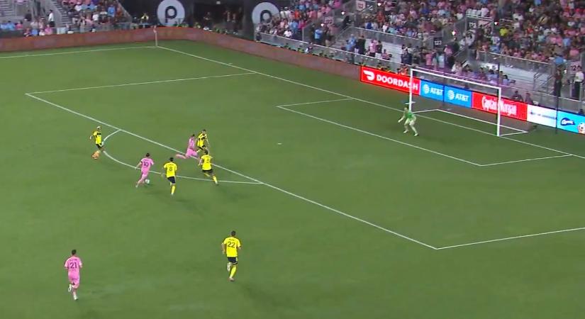 Padlót fogtunk Lionel Messi újabb varázslatát látva – videó