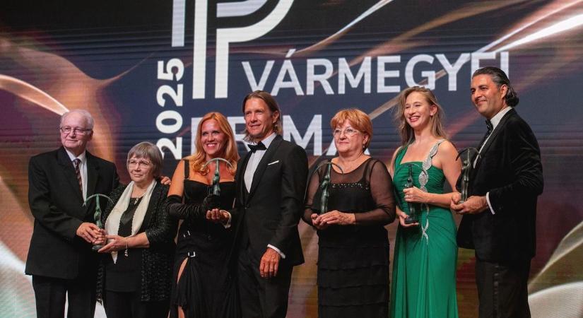 Hajdú-Bihar legkiemelkedőbb személyeit és vállalkozásait díjazták – fotókkal, videókkal