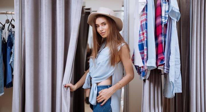 Törvény tiltotta a francia nőknek a farmer viselését: 2013 óta vehetik fel