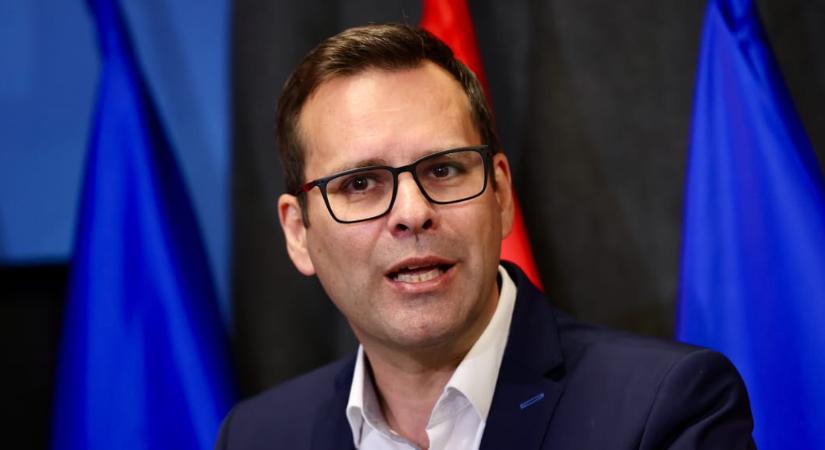 Etikai kódex: rögzítené a „szemkilövető” és a „kékfidesz” kifejezés használatának kerülését a Demokratikus Koalíció