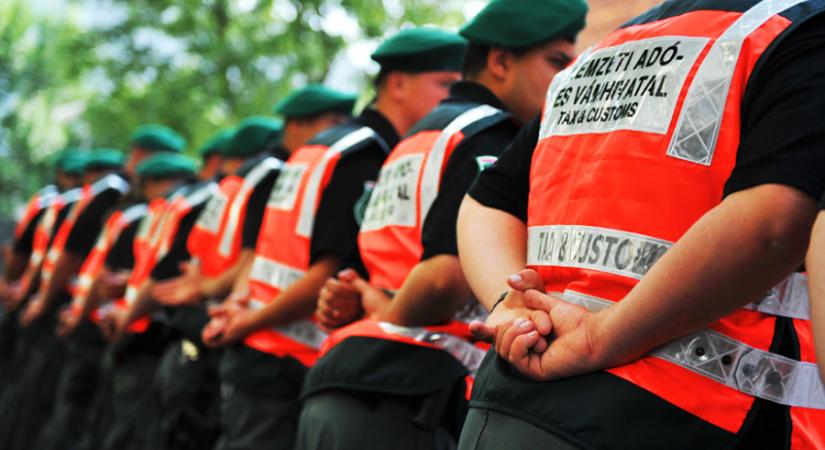 Nagy ellenőrzésbe kezd a NAV – mutatjuk, ki számíthat revizorok megjelenésére