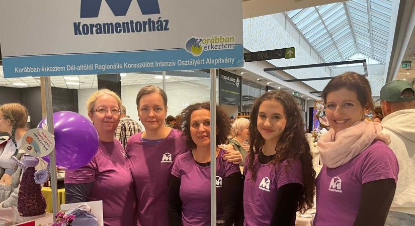 Lejárt az adventi koszorúk ideje, adventi boxok hódítanak Szegeden – galériával