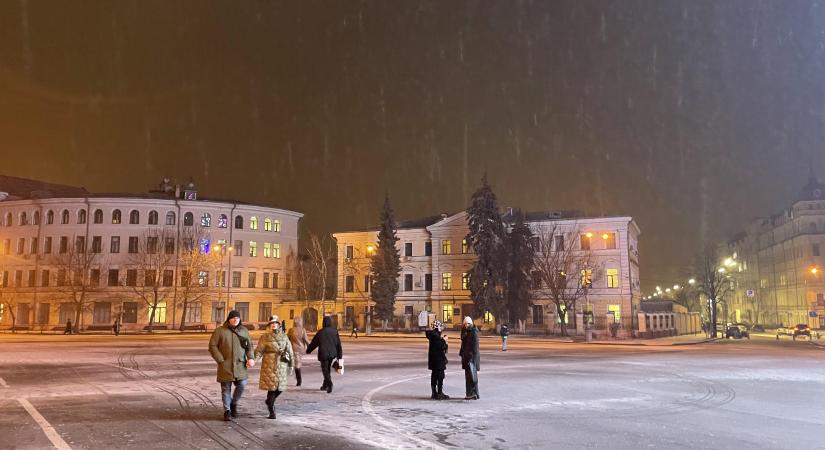 Ukrajnában órákra megszűnik az áramszolgáltatás az orosz támadások után