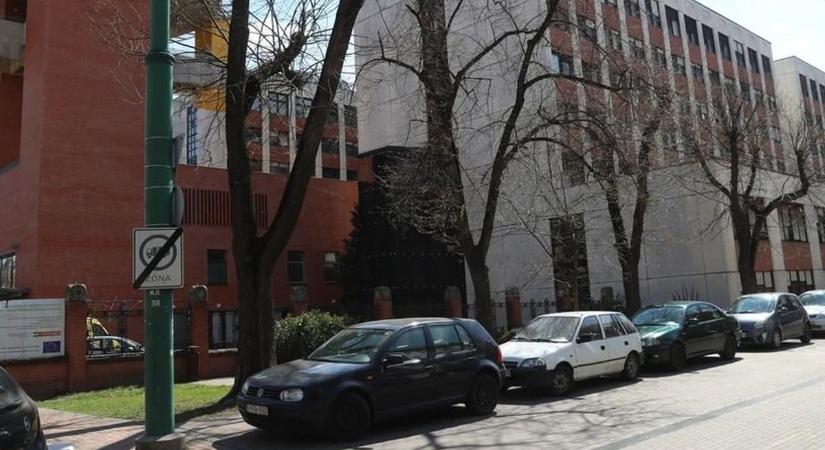 Vizsgálat indult a főorvosnő halála miatt a szegedi klinikán