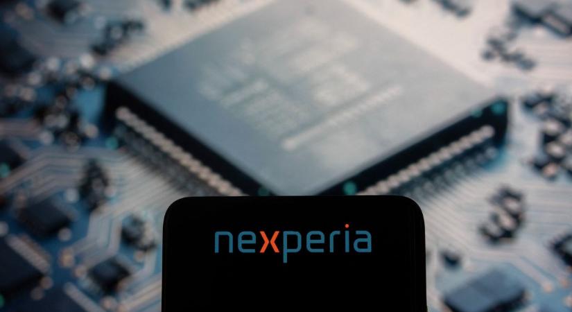 Fellélegezhet az autóipar: Kína zöld utat adott az egyik legnagyobb félvezető-beszállítónak – újra pöröghet a csipexport