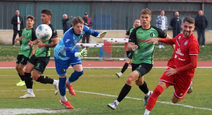 Négy gólt kapott a sereghajtótól a veszprémi futballcsapat ( videó)