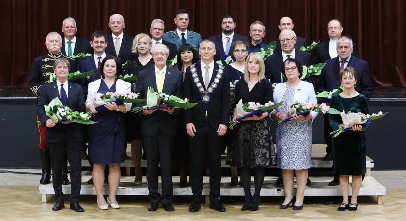 Új díszpolgára van Szombathelynek, átadták a Szent Márton Gála díjait - összefoglaló és galéria