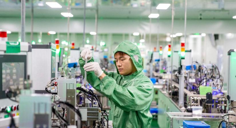 Kína kezében van a vámháború legveszélyesebb fegyvere: csak most derült ki, mekkora a gazdasági függés – mindent leuralt a „Made in China”