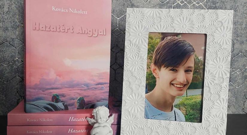 „A szívemből született” – a 15 évesen elhunyt Dominik anyukája megírta a Hazatért Angyal című könyvét