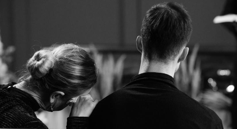 Sokkot kaptak a gyászolók: saját temetésén tért vissza a halálból a férfi