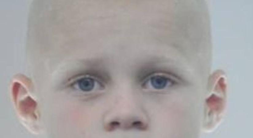 Segíts megtalálni! Gyönyörűszép szemű kisfiút keres a borsodi rendőrség