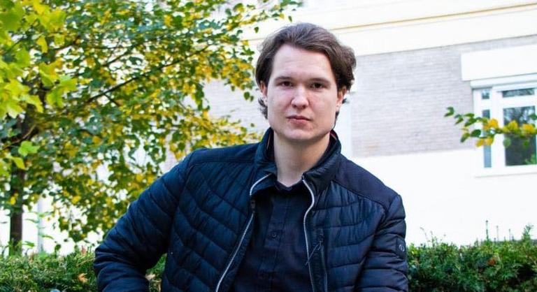 A drogügy ellenére újra nyert a lemondott józsefvárosi képviselő