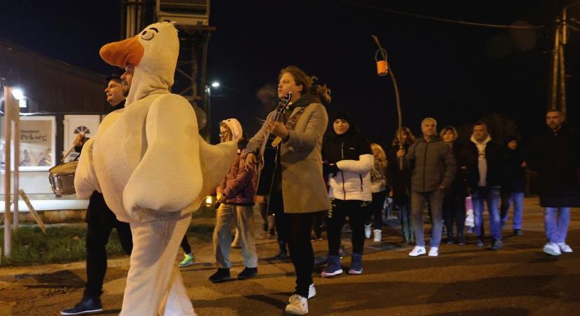 Libák, lámpások, nevetés – Márton napját ünneplik Mályiban