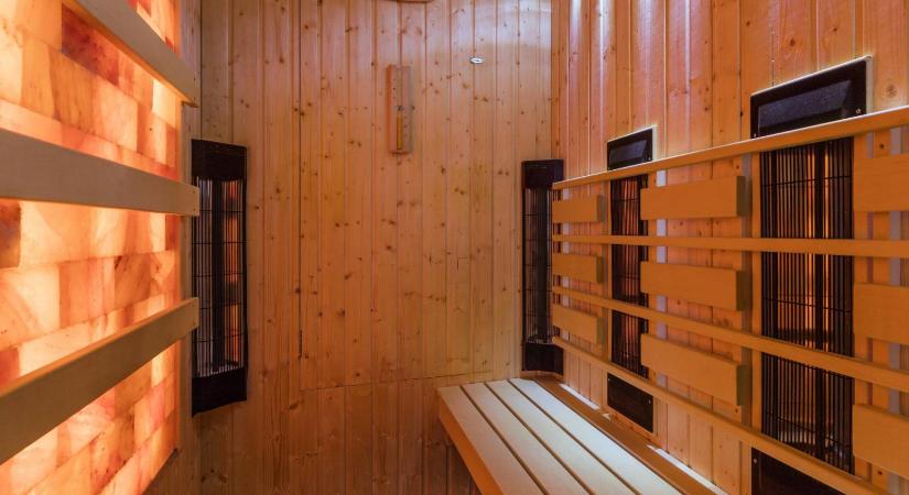 Kigyulladt a budaörsi uszoda szaunája, 250 embert kellett kimenekíteni